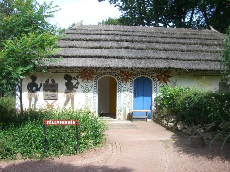 Berg en Dal : Afrika Museum, Freilichtmuseum, angolanisches Palaverhaus